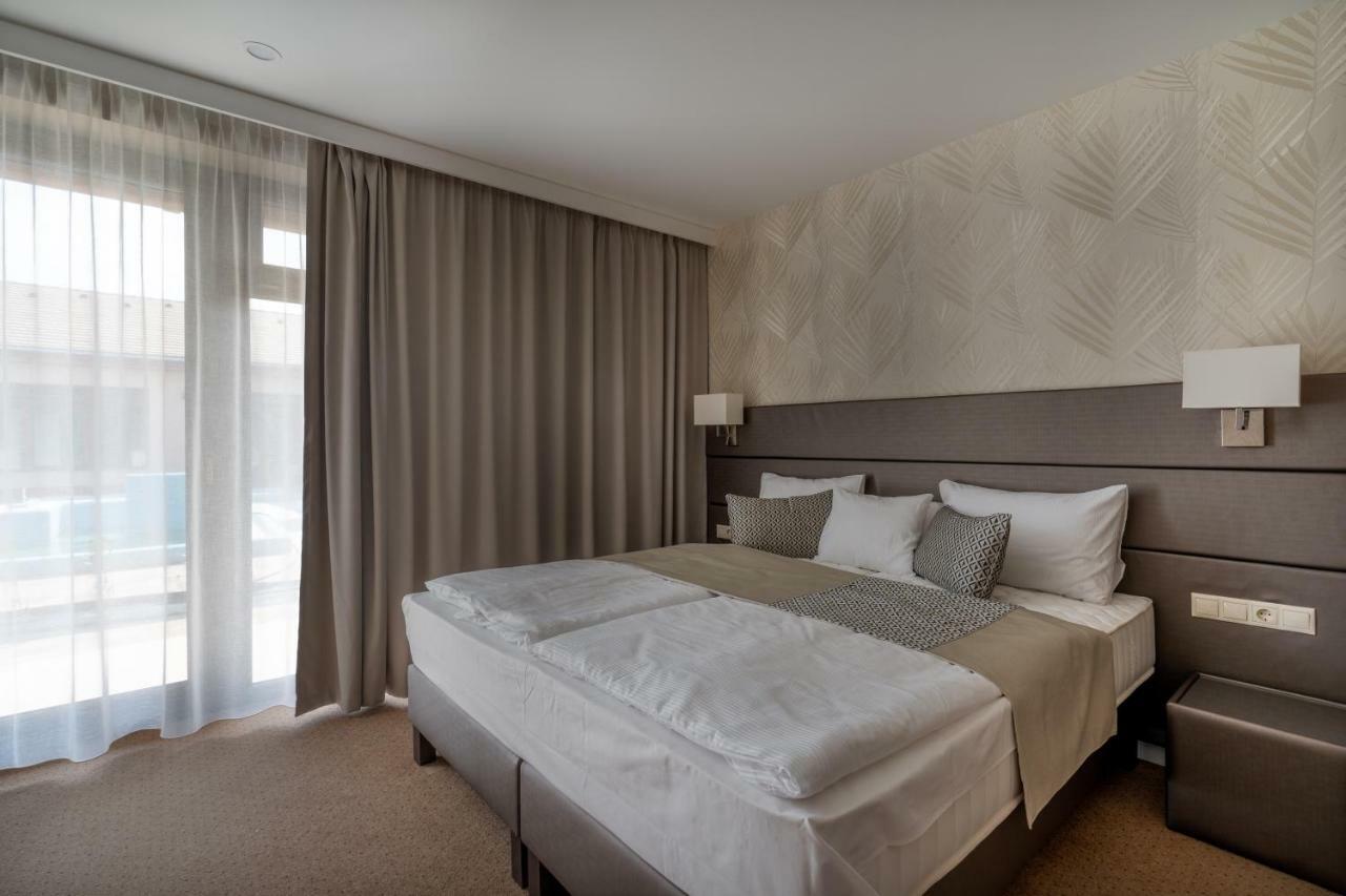 Doresz Wellness Panzio Bed and Breakfast Újhartyán Esterno foto