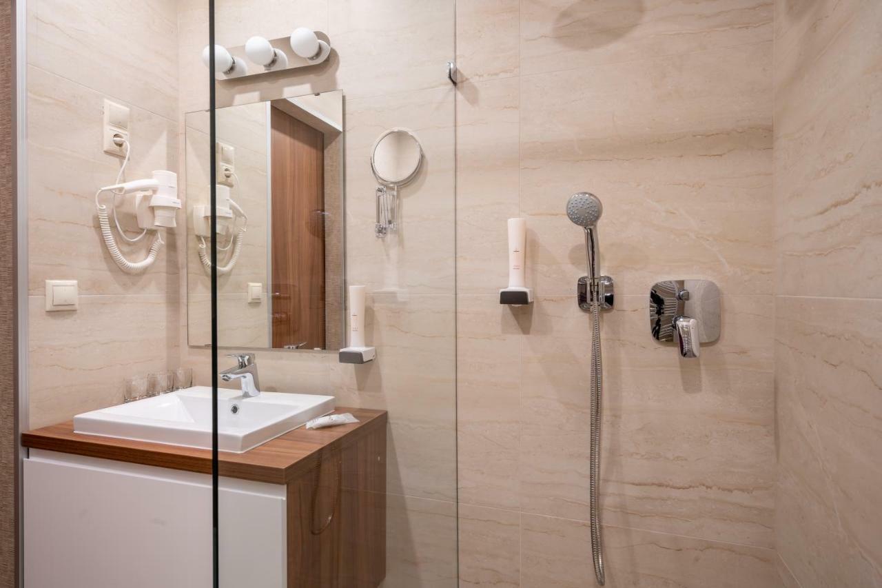 Doresz Wellness Panzio Bed and Breakfast Újhartyán Esterno foto